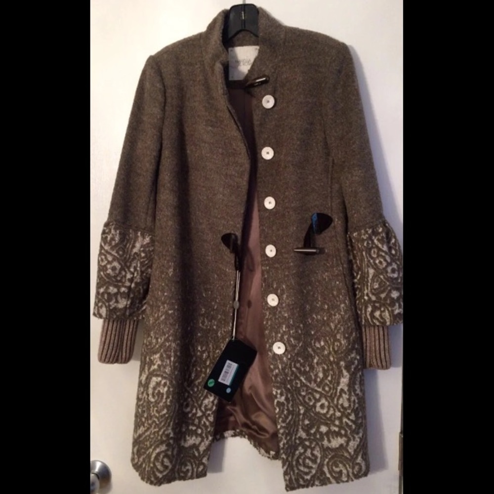 Coat - Picture 4 of 6
